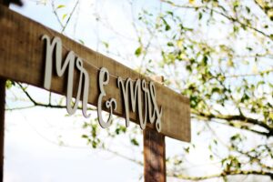 mr and mrs sign wedding